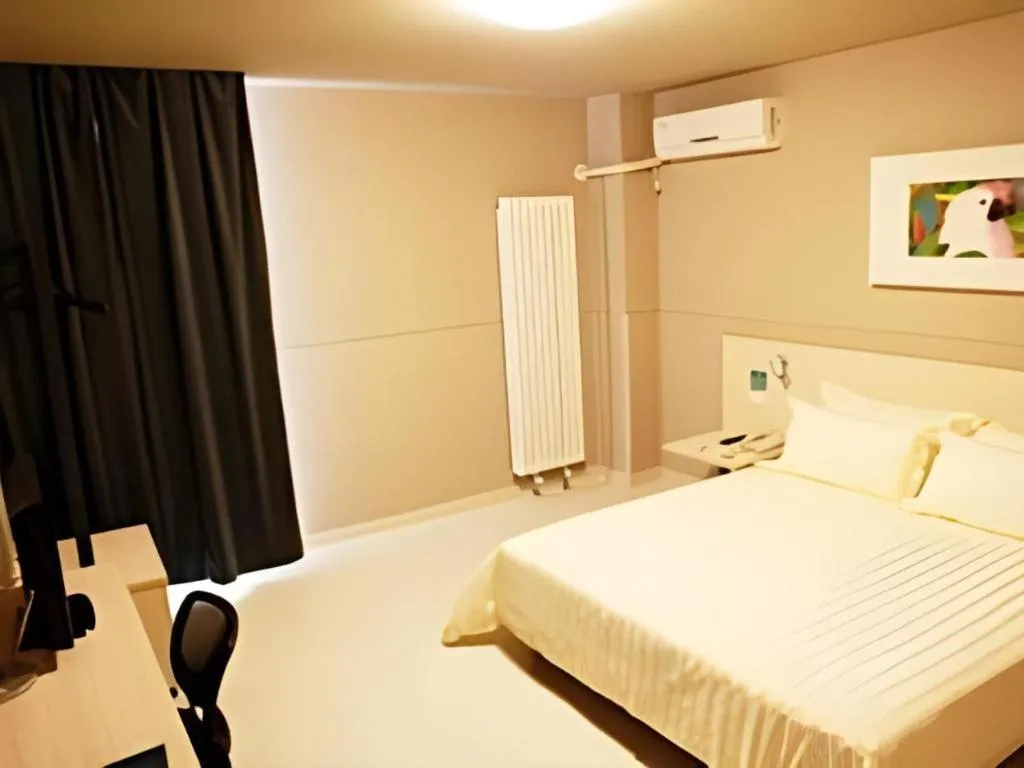 Bed in Jinjiang Inn Yantai Penglaige Zhonglou North Road