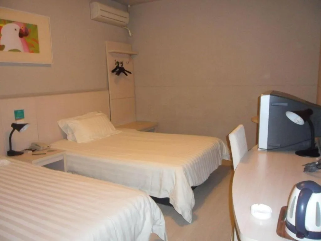 Bed in Jinjiang Inn Shanghai North Bund Yangpu Bridge Branch