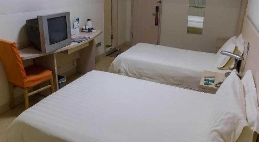 Bed in Jinjiang Inn Shanghai North Bund Yangpu Bridge Branch