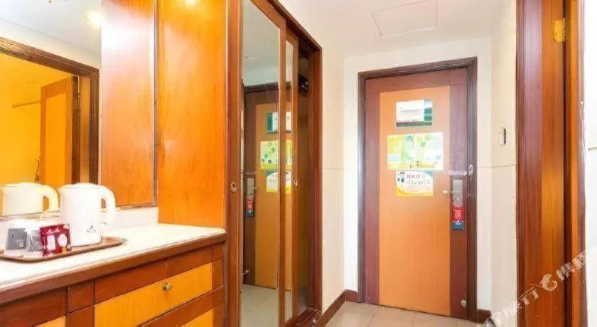 Bed in Jinjiang Inn Shanghai North Bund Yangpu Bridge Branch