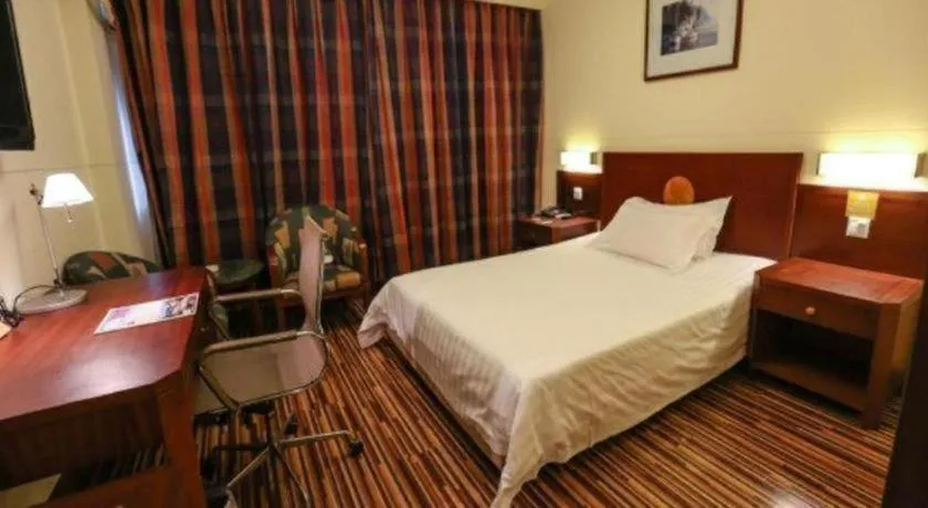 Bed in Jinjiang Inn Shanghai North Bund Yangpu Bridge Branch