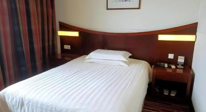 Bed in Jinjiang Inn Shanghai North Bund Yangpu Bridge Branch