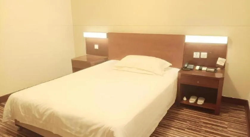 Bed in Jinjiang Inn Shanghai North Bund Yangpu Bridge Branch