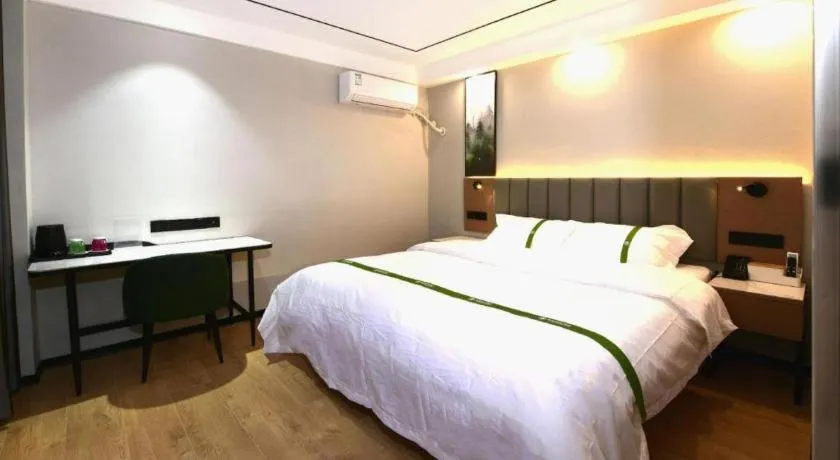 Bed in GreenTree Inn Jiangsu Xuzhou Western 3rd Ring Road Xiyuan Express Hotel