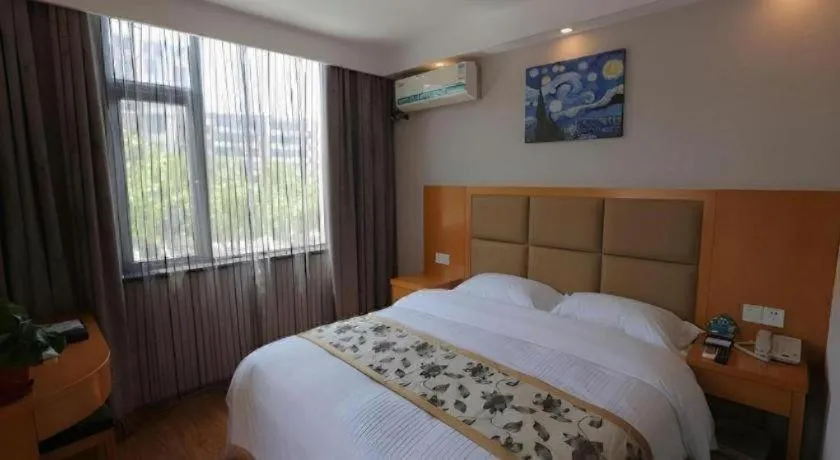 Bed in GreenTree Inn Jiangsu Xuzhou Western 3rd Ring Road Xiyuan Express Hotel