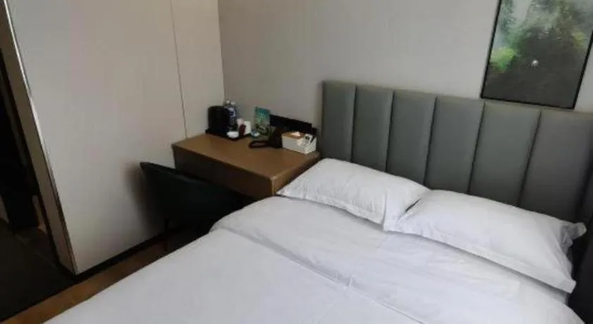 Bed in GreenTree Inn Jiangsu Xuzhou Western 3rd Ring Road Xiyuan Express Hotel