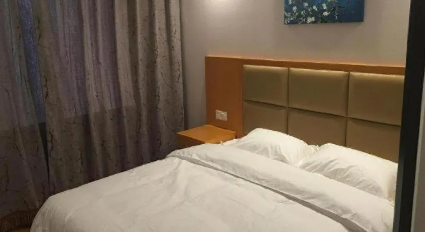 Bed in GreenTree Inn Jiangsu Xuzhou Western 3rd Ring Road Xiyuan Express Hotel
