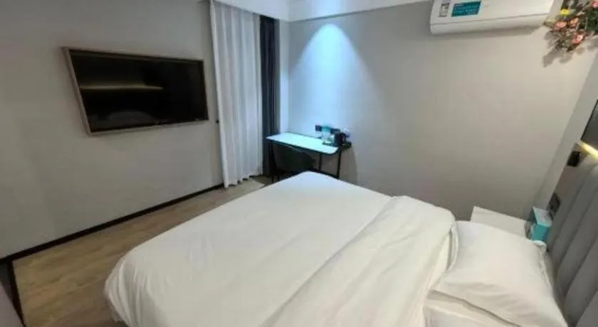 Bed in GreenTree Inn Jiangsu Xuzhou Western 3rd Ring Road Xiyuan Express Hotel