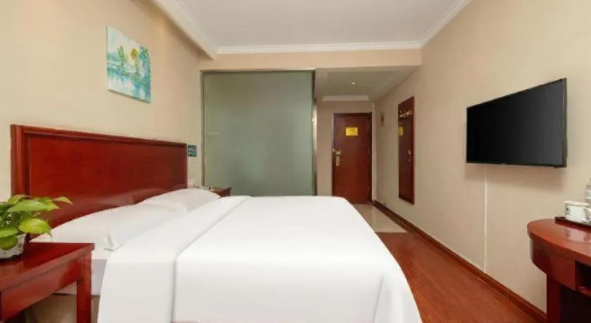 Bed in GreenTree Inn ShanDong Yantai Yantai University Business Hotel