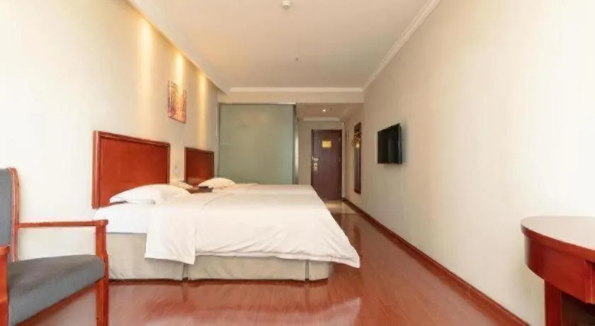 Bed in GreenTree Inn ShanDong Yantai Yantai University Business Hotel