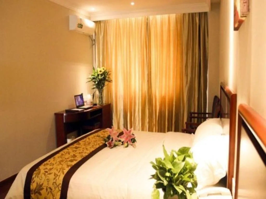 Bed in GreenTree Inn ShanDong Yantai Yantai University Business Hotel