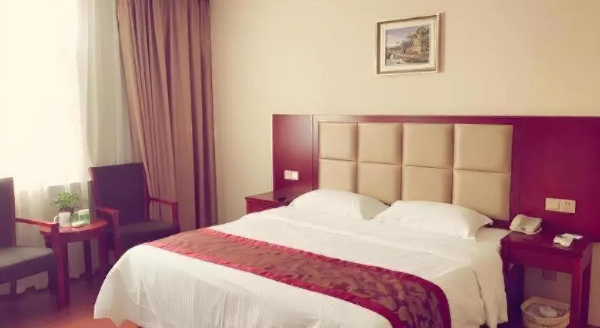 Bed in GreenTree Inn Jiangxi Shangrao Qianshan Ehu Avenue Express Hotel