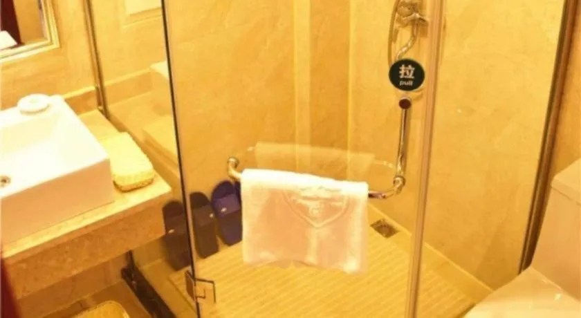 Bed in GreenTree Inn Jiangxi Shangrao Qianshan Ehu Avenue Express Hotel