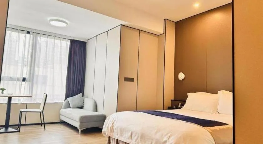 Bed in FOGER YACHT HOTEL