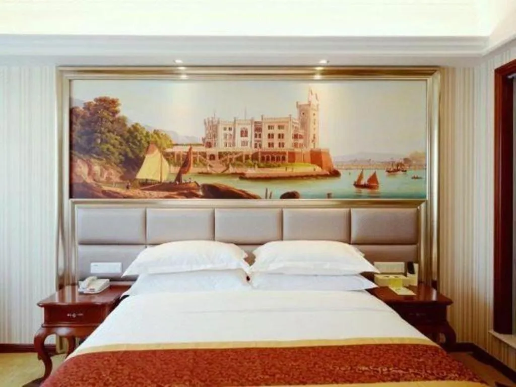 Bed in Vienna International Shanghai Nanxiang