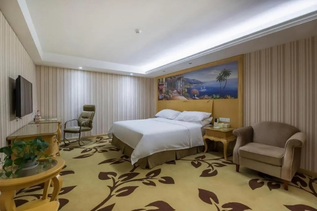 Bed in Vienna International Shanghai Nanxiang