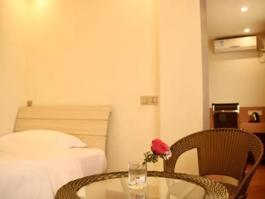 GreenTree Inn Zhejiang Ningbo South Railway Station Express Hotel