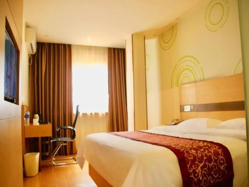 GreenTree Inn Zhejiang Ningbo South Railway Station Express Hotel