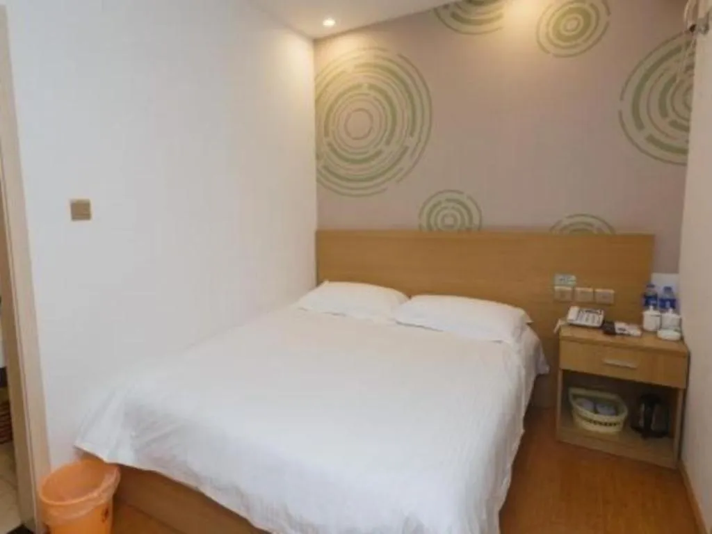 GreenTree Inn Zhejiang Ningbo South Railway Station Express Hotel