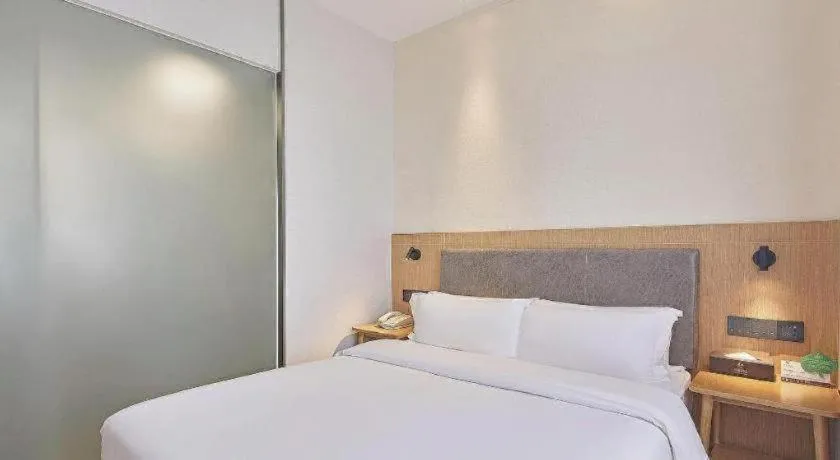 Bed in Insail Hotels Guangzhou Huangpu Dashadi Metro Station