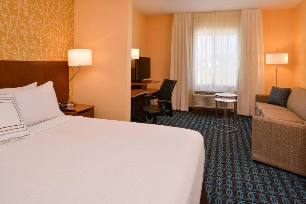 Bed in Fairfield by Marriott Inn & Suites Chillicothe