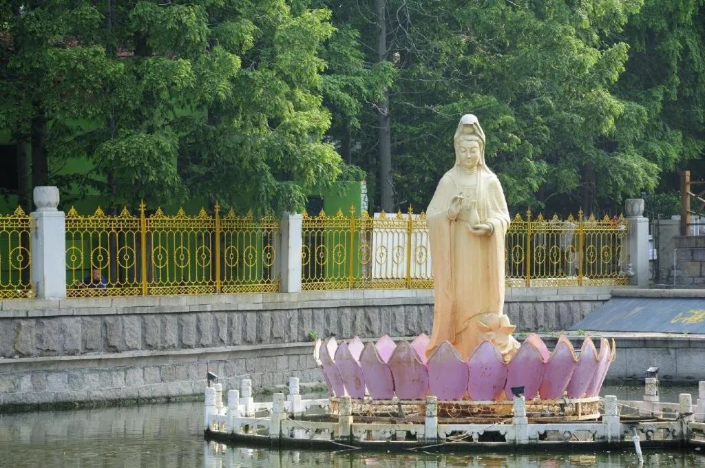 Qingdao Galaxy Holiday Hotel