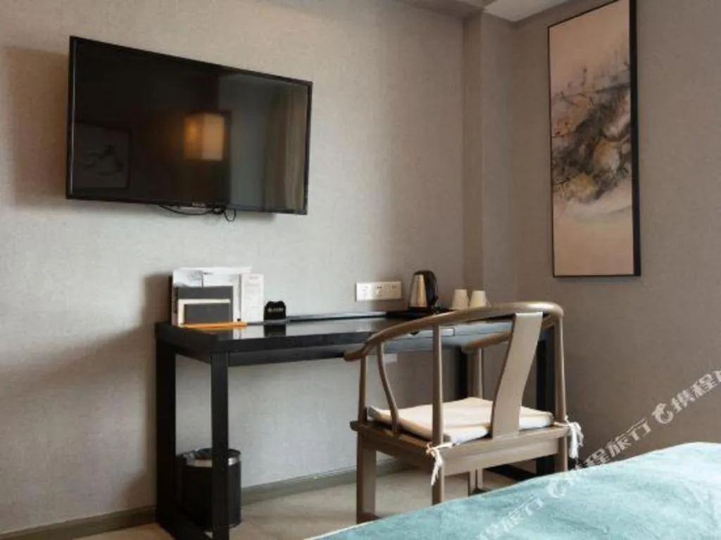 Bed in Chambery Hotel