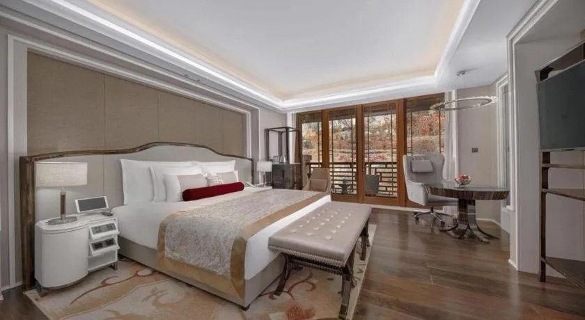 Bed in Grand Bay Hotel Beijing