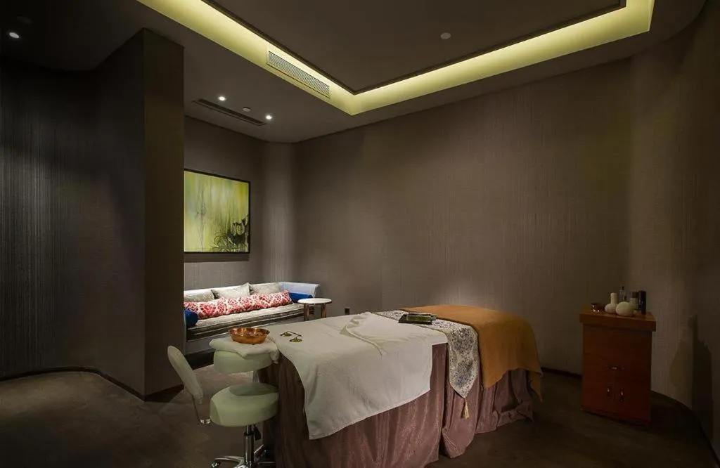 Bed in Grand Bay Hotel Beijing