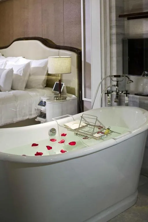 Bed in Grand Bay Hotel Beijing