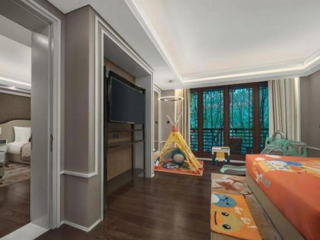 Bed in Grand Bay Hotel Beijing