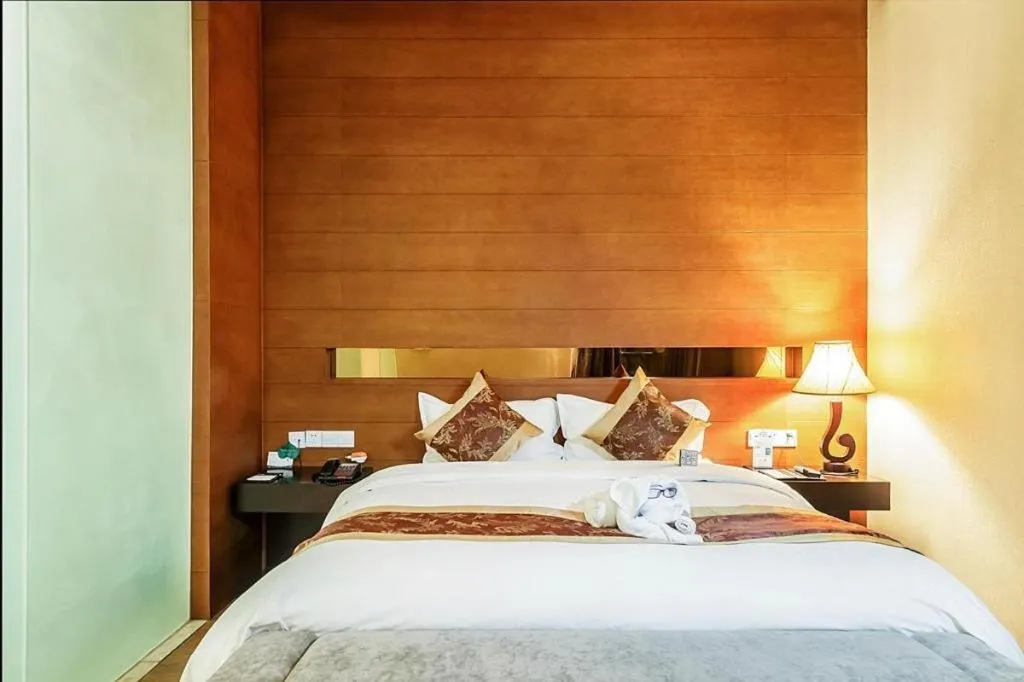 Bed in Suzhou Phoenix Hotspring Resort