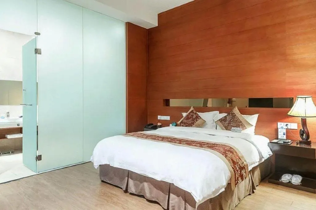 Bed in Suzhou Phoenix Hotspring Resort