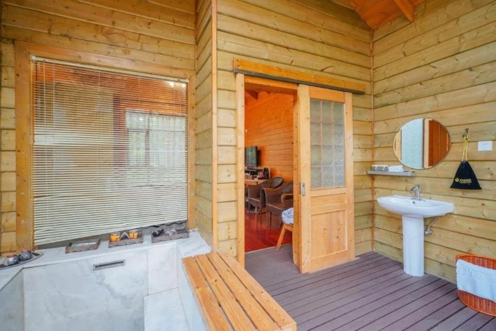 Suzhou Phoenix Hotspring Resort