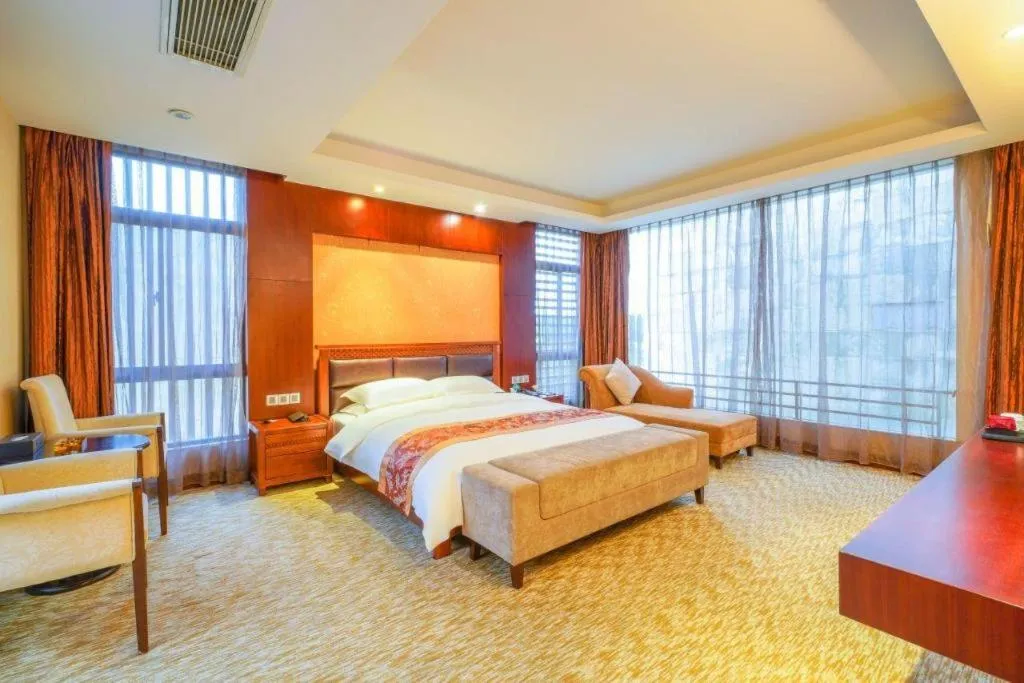 Bed in Suzhou Phoenix Hotspring Resort