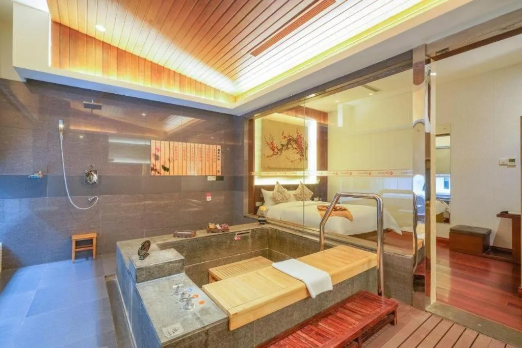 Bed in Suzhou Phoenix Hotspring Resort