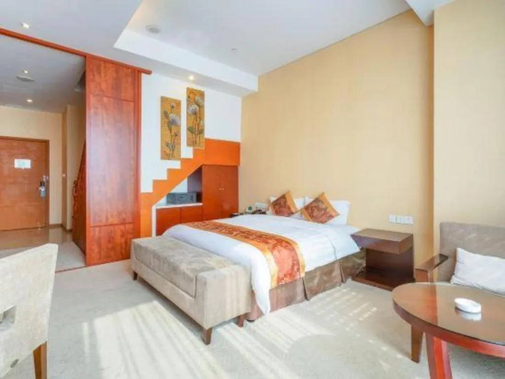 Bed in Suzhou Phoenix Hotspring Resort