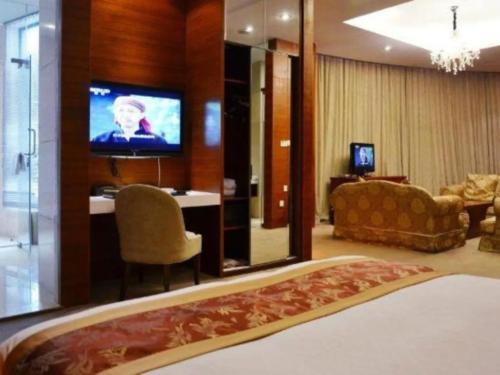 Bed in Suzhou Phoenix Hotspring Resort