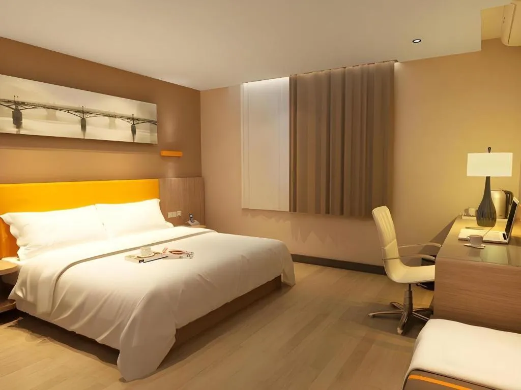 Bed in IU Hotel Chengdu High-Tech Zone Longhu Times Street