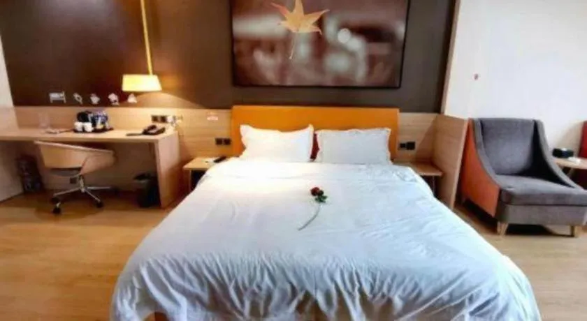 Bed in IU Hotel Chengdu High-Tech Zone Longhu Times Street