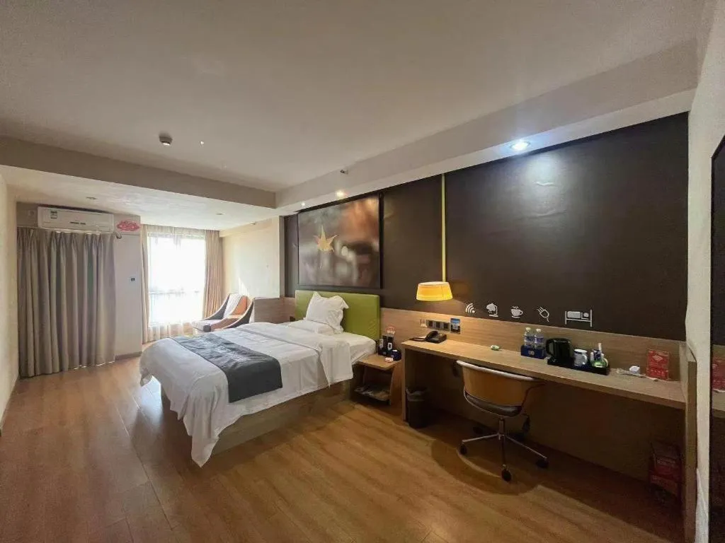 Bed in IU Hotel Chengdu High-Tech Zone Longhu Times Street