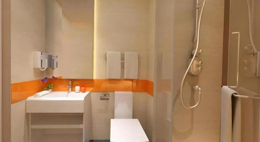 IU Hotel Chengdu High-Tech Zone Longhu Times Street