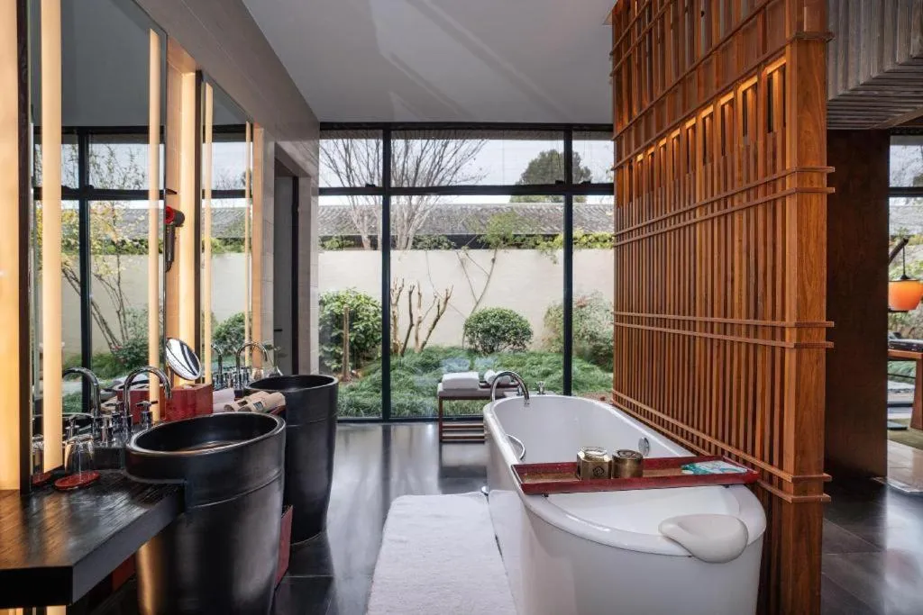 AHN LUH Zhu Jia Jiao