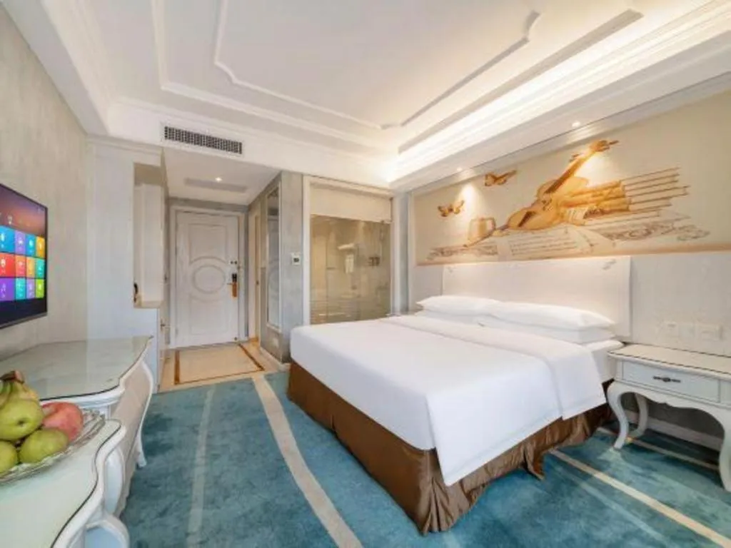 Bed in Vienna Hotel Guiyang Jiaxiulou Jichang Road