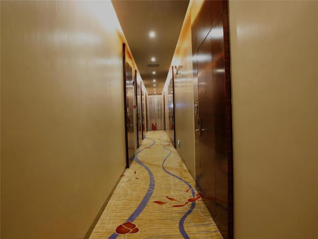 TIE LV Holiday Hotel