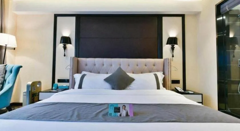 Bed in Xana Hotelle Chengdu East Railway Station Kaide Plaza