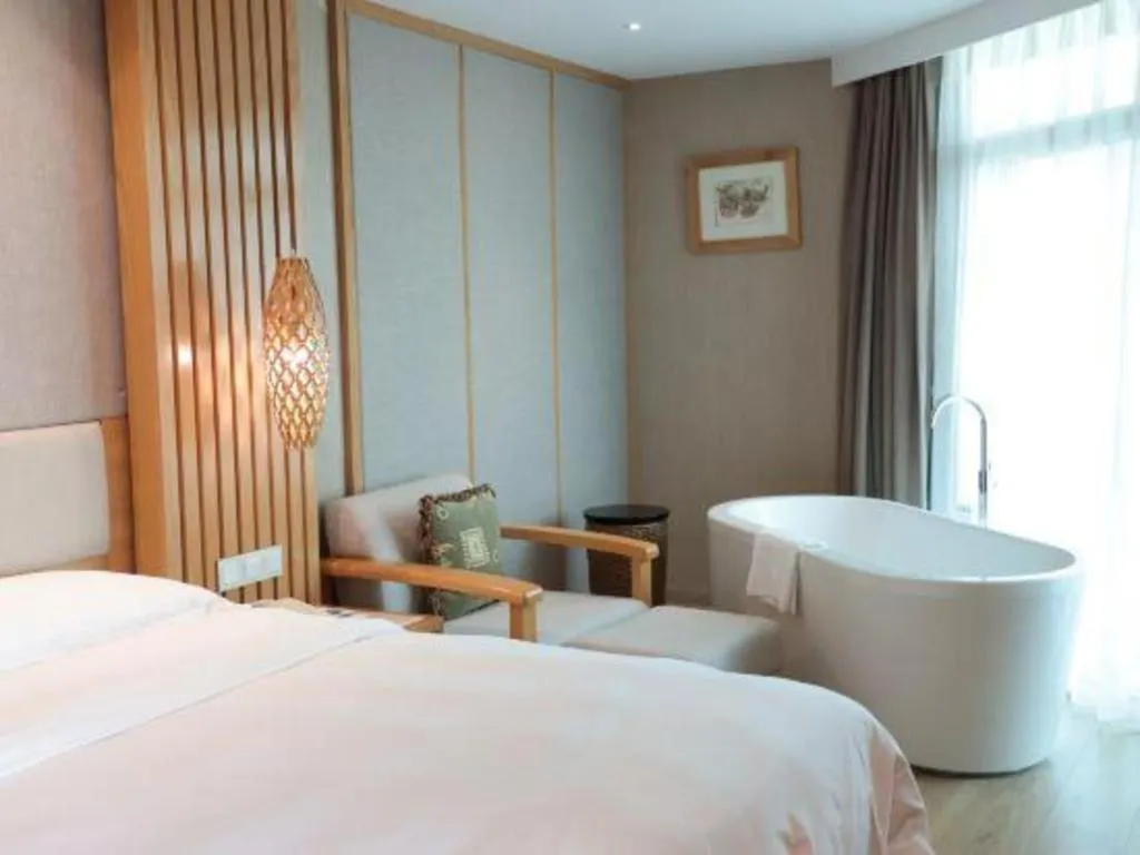 Bed in Excemon Beach Hotel Beihai
