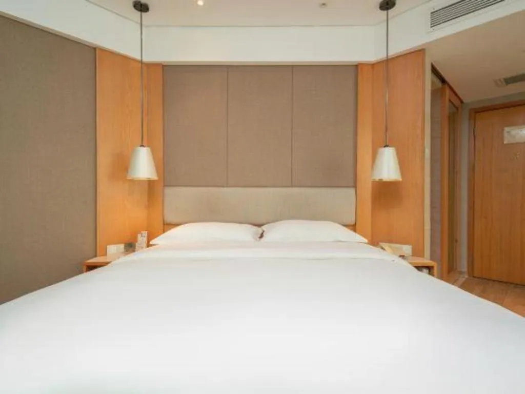 Bed in Excemon Beach Hotel Beihai