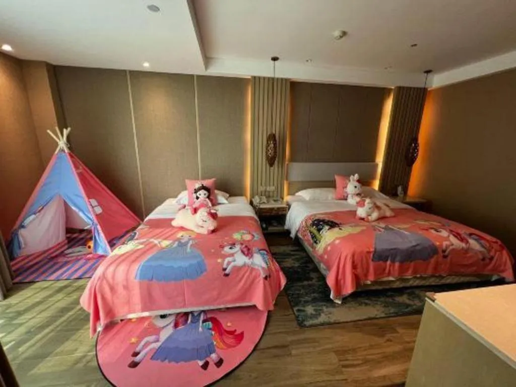 Bed in Excemon Beach Hotel Beihai