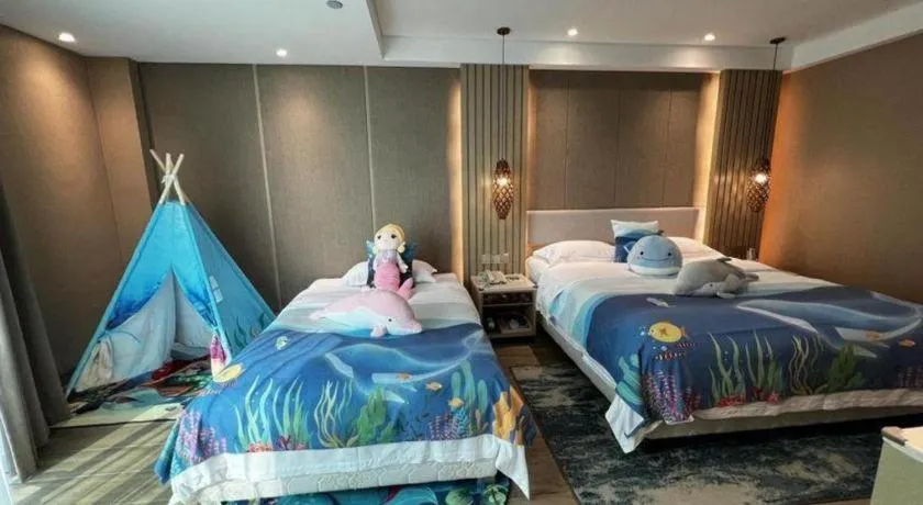 Bed in Excemon Beach Hotel Beihai